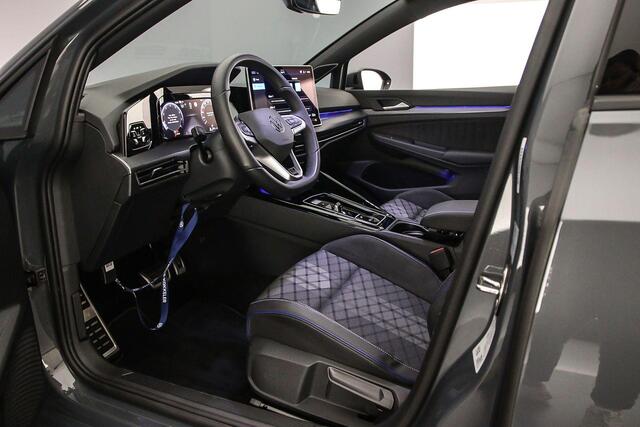 Volkswagen GOLF R-Line Edition 1.5 eTSI 150pk DSG Automaat Panoramadak, Harman Kardon audio, LED matrix koplampen, Adaptive cruise control, Achteruitrijcamera