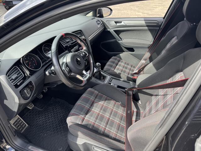 Volkswagen GOLF 2.0 TSI GTI