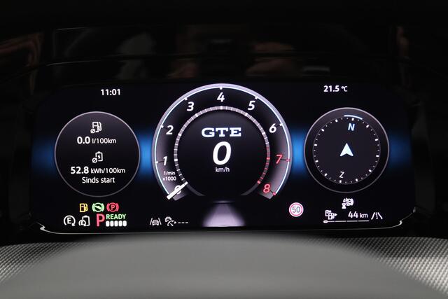 Volkswagen GOLF 1.5 eHybrid GTE 272PK DSG Pano-Schuifdak, Blackstyle, Keyless, Navi, Clima, Side Assist, LED-Matrix, 360gr. Camera, Head-up Display, Trekhaak, 18" LM Velgen