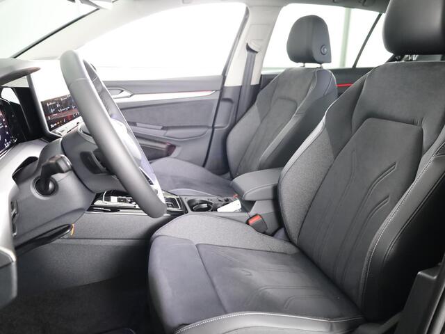 Volkswagen GOLF 1.5 eHybrid Style Edition 204PK | Panoramadak | Wegklapbare trekhaak | Sportonderstel | Led matrix | Stoelverwarming | 18 Inch