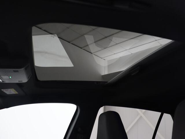 Volkswagen GOLF 1.4 eHybrid GTE | Panoramadak | Camera | Carplay | Navigatie | Adaptive cruise | Sportstoelen | Sfeerverlichting | PHEV | Plug In