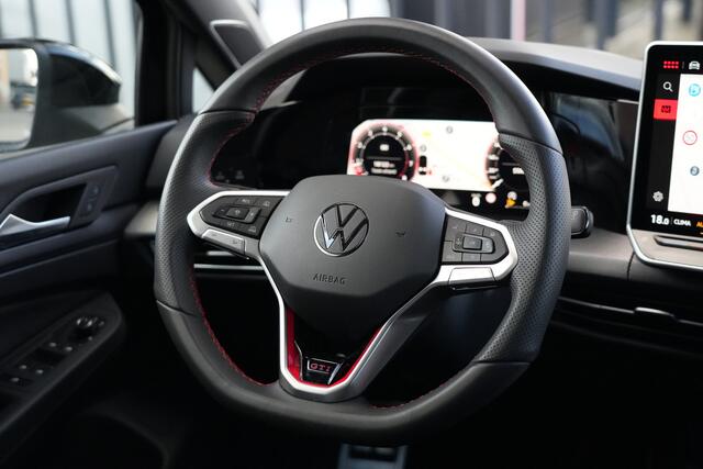 Volkswagen GOLF 2.0 TSI GTI 265pk Panoramadak/HarmanKardon/Camera