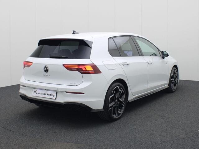 Volkswagen GOLF 1.5eTSI/150PK R-Line DSG · Navigatie · Apple/Android Carplay · Camera + Parkeersensoren · Garantie tot januari 2027