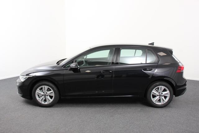 Volkswagen GOLF 1.5 TSI 130pk Life Navigatie Climate control Camera Led Parkeer sensoren Virtuel Cockpit Stoel en Stuur verwarming