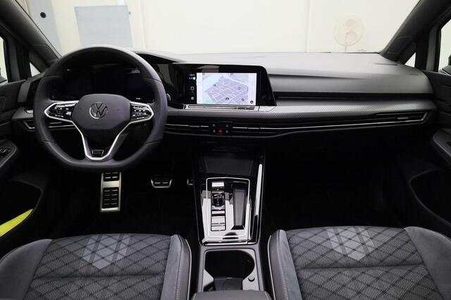 Volkswagen GOLF 1.5eTSI/150PK R-Line Blackstyle DSG · Panoramadak · Trekhaak · Camera + Parkeersensoren · Garantie tot december 2025