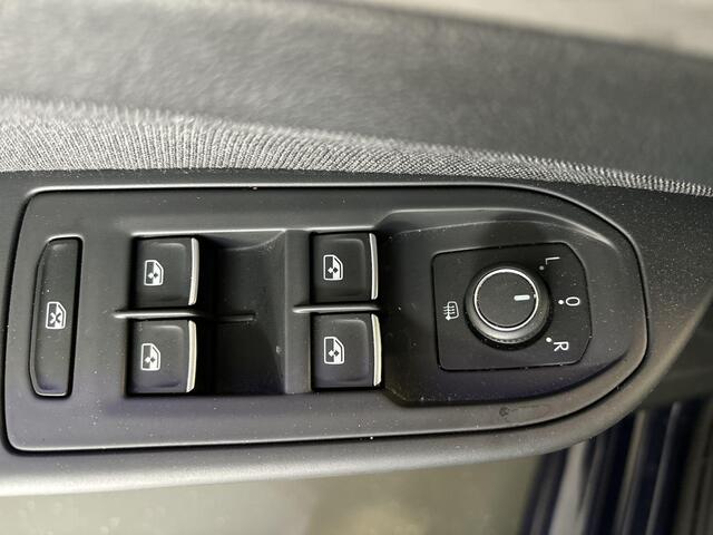 Volkswagen GOLF 1.0 Tsi 110pk Life · Apple/Android Car Play · Navi · P-Sensoren · ACC · DAB · Getint Glas · Sfeerverlichting · 16'' Inch · Garantie t/m 30-08-2027 of 100.000km