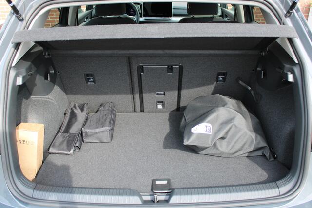 Volkswagen GOLF 1.5 eHybrid Style 204PK |18-INCH|LED|ACC|CAMERA|STUUR-STOELVERWARMING|