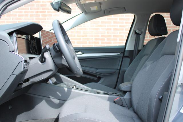 Volkswagen GOLF 1.5 eHybrid Style 204PK |18-INCH|LED|ACC|CAMERA|STUUR-STOELVERWARMING|