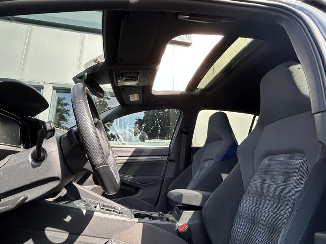 Volkswagen GOLF 1.4 Ehybrid GTE - Open Dak - Stoel+Stuurverwarming - Navi - Carplay