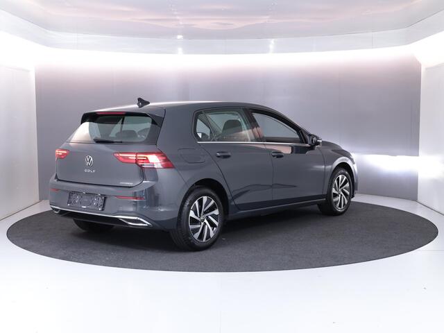 Volkswagen GOLF 1.4 eHybrid Style 204 PK DSG PHEV | Navigatie | Stoel en Stuurverwarming | Massage stoelen |