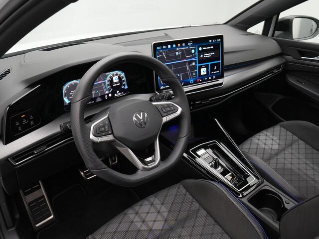 Volkswagen GOLF 1.5 eTSI 150 pk DSG R-Line Edition | Panoramadak | Head-up display | Stoel-/stuurverwarming | IQ Light | Achteruitrijcamera | Sportstoelen | 18 inch