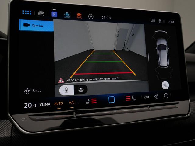 Volkswagen GOLF 1.5 eTSI 150 pk DSG R-Line Edition | Panoramadak | Head-up display | Stoel-/stuurverwarming | IQ Light | Achteruitrijcamera | Sportstoelen | 18 inch