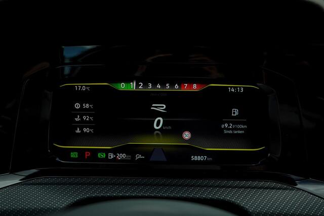 Volkswagen GOLF 2.0 TSI R 4Motion / Pano / Akrapovic / DCC / Stoelklima