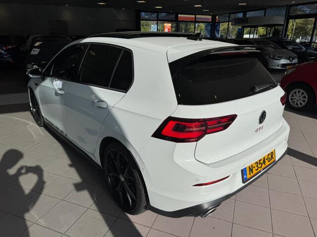 Volkswagen GOLF 2.0 TSI GTI CLUBSPORT PANO HUD LEDER BJ 2021 !!!