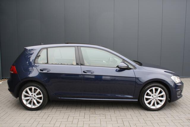 Volkswagen GOLF 1.2 TSI Business Edition Connected - PANO - LEDER- TREKHAAK - NAVIGATIE - CAMERA