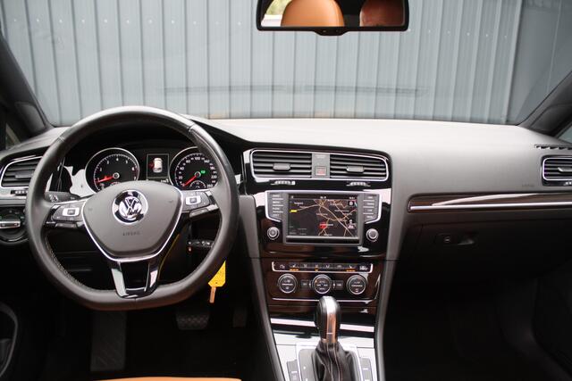 Volkswagen GOLF 1.2 TSI Business Edition Connected - PANO - LEDER- TREKHAAK - NAVIGATIE - CAMERA