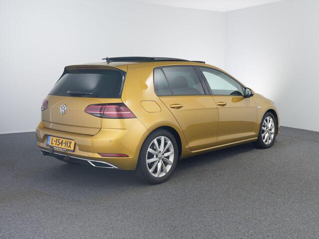 Volkswagen GOLF 1.5 TSI Highline | Standkachel | Stuur+stoel verwarming | LED | Pano | Virtual |