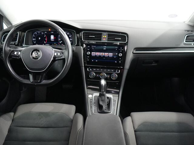 Volkswagen GOLF 1.5 TSI Highline | Standkachel | Stuur+stoel verwarming | LED | Pano | Virtual |