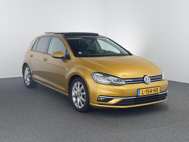 Volkswagen GOLF 1.5 TSI Highline | Standkachel | Stuur+stoel verwarming | LED | Pano | Virtual |