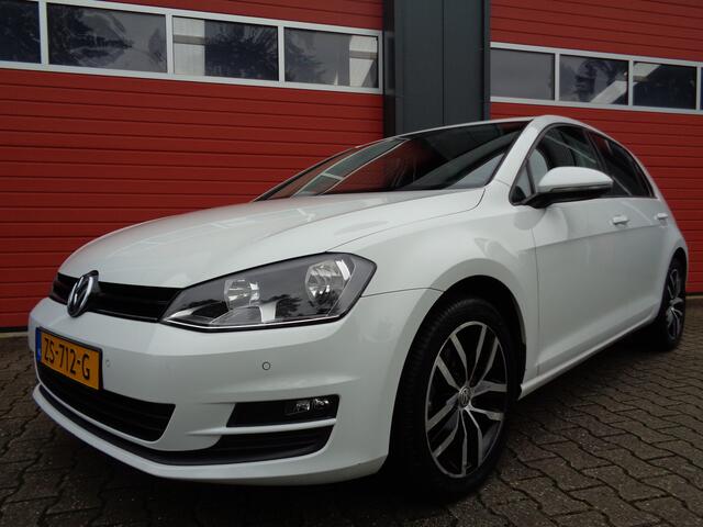 Volkswagen GOLF 1.6 TDI Connected Series 110PK Clima Cruise Navi Trekhaak