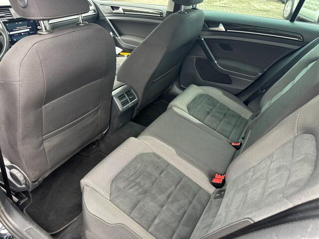 Volkswagen GOLF 1.5 TSI Highline Panoramadak Virtual Afneembare Trekhaak ACC