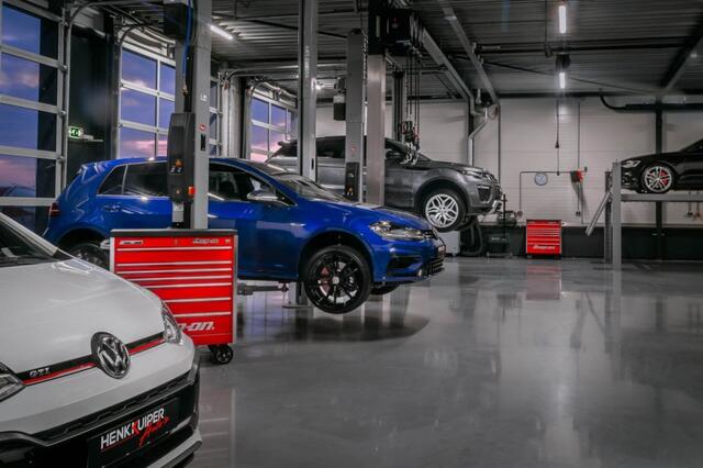 Volkswagen GOLF R-line 1.5 eTSI 150pk DSG facelift Black style/ Panodak /IQ Matrix LED /Head-up/Park-assist plus