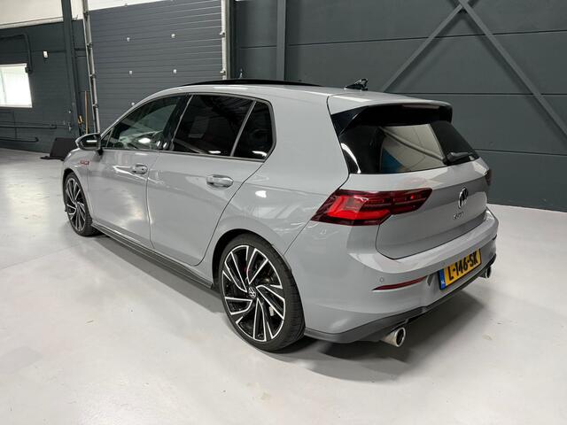Volkswagen GOLF 2.0 TSI GTI 245pk Panoramadak Head-Up Camera Navigatie Nardo iq Light