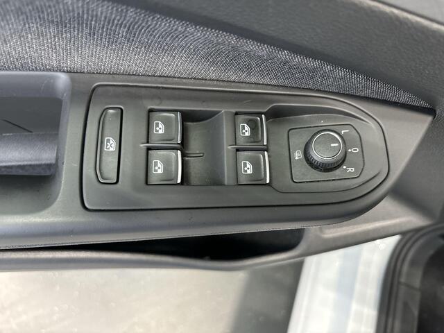 Volkswagen GOLF Variant 1.0 eTSI 110pk DSG Life · Camera · Elek.Trekhaak · Apple/Android Car Play · Navigatie · Sfeerverlichtiing · 16'' Inch · Garantie t/m 08-06-2027 of 100.000km