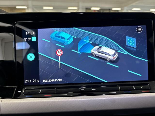 Volkswagen GOLF Variant 1.0 eTSI 110pk DSG Life · Camera · Elek.Trekhaak · Apple/Android Car Play · Navigatie · Sfeerverlichtiing · 16'' Inch · Garantie t/m 08-06-2027 of 100.000km