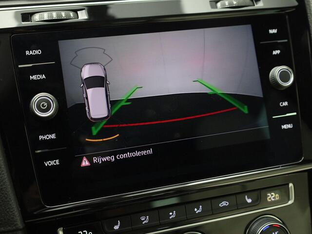 Volkswagen GOLF 1.5TSI/150PK DSG R Line · Panoramadak · Camera · Dodehoeksensor · Info Active Display · Stoelverwarming · Trekhaak · Android/Apple Car Play · Leder ·