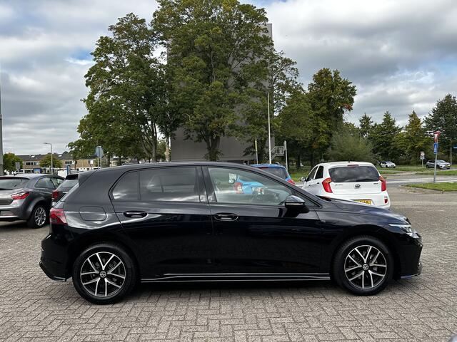 Volkswagen GOLF 1.5 eTSI R-Line Lmv Adcruise Pdc Applecarplay Navi Acamera Automaat Stoelverwarming Stuurverwarming