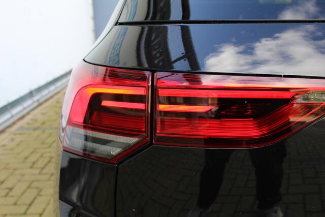 Volkswagen GOLF 1.5 TSI Life Business | Incl. 12 maanden Garantie | Stoelverwarming | Achteruitrijcamera | Stoel/stuur verwarming | Adaptive cruise controle | Parkeersensoren V+A | Keyless start | Navigatie | Climate controle | Apple CarPlay/Android Auto | DAB | Virtual