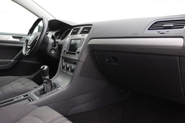 Volkswagen GOLF Variant 1.0 TSI Business Edition Connected