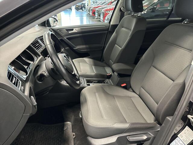 Volkswagen GOLF Variant 1.5 TSI 150pk DSG Highline · Apple/Android Car Play · P-Sensoren · Trekhaak · Stoelverwarming · Getint Glas · 15'' Inch ·