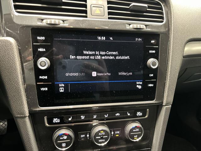 Volkswagen GOLF Variant 1.5 TSI 150pk DSG Highline · Apple/Android Car Play · P-Sensoren · Trekhaak · Stoelverwarming · Getint Glas · 15'' Inch ·