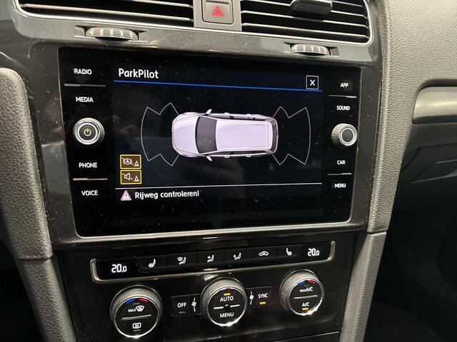 Volkswagen GOLF Variant 1.5 TSI 150pk DSG Highline · Apple/Android Car Play · P-Sensoren · Trekhaak · Stoelverwarming · Getint Glas · 15'' Inch ·