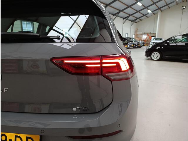 Volkswagen GOLF 1.0 eTSI Life