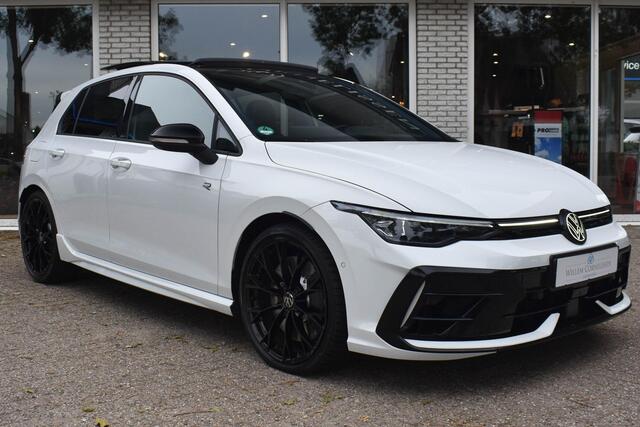 Volkswagen GOLF 2.0 TSI 4Motion R Performance Akra Pano DCC HUD Harman/Kardon Memory