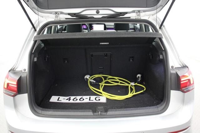 Volkswagen GOLF GTE 1.4 eHybrid PHEV Style - Carplay, Massage, Digitaal Cockpit, Stoelverw.