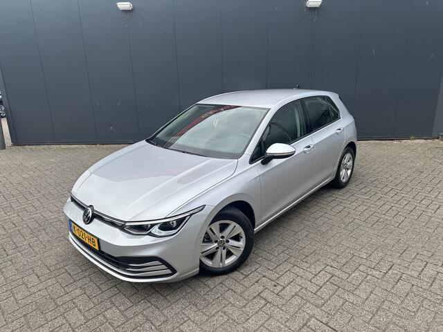 Volkswagen GOLF 1.0 eTSI Life Business