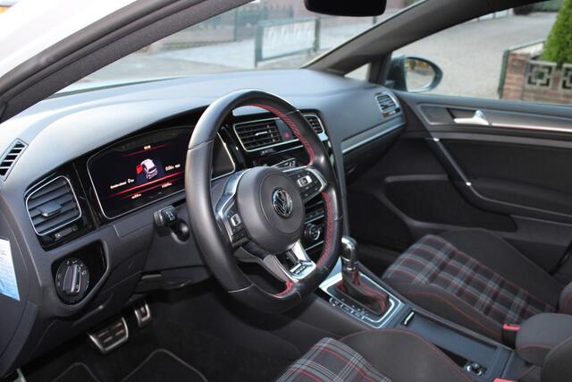 Volkswagen GOLF 2.0 TSI GTI Performance Pano, Navi, Camera, Garantie!