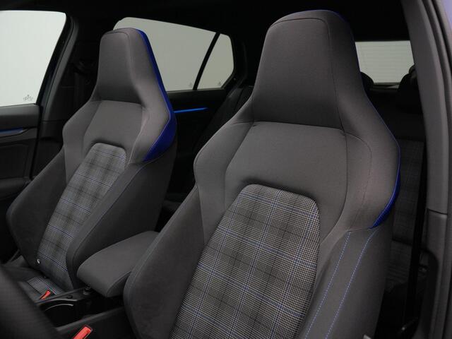 Volkswagen GOLF 1.4 eHybrid 245 pk DSG GTE | Panoramadak | IQ Light | Stuur-/stoelverwarming | Head-up display | Achteruitrijcamera