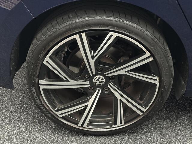 Volkswagen GOLF 1.5 eTSI R-Line Panorama IQ Elek Stoel Dealer ondrh