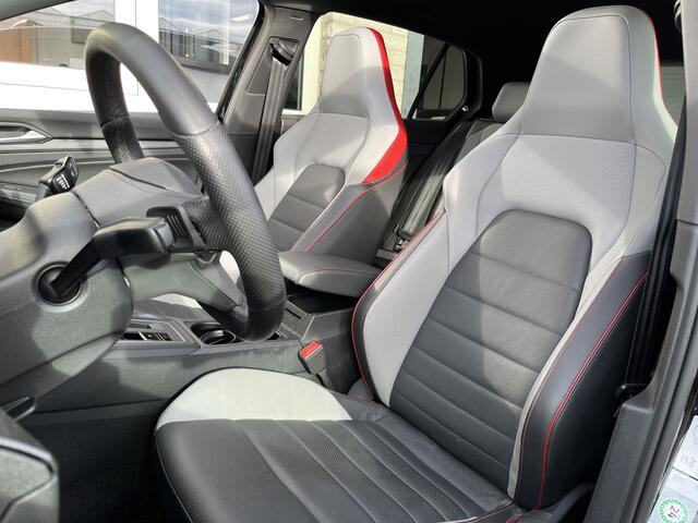 Volkswagen GOLF 2.0 TSI GTI / AUTOMAAT/ GARANTIE TM 01-2027/ PANO/ HARMAN-KARDON/ STANDKACHEL/ CAMERA/ HEAD-UP DISPLAY/ DODE HOEK/ MEMORY SEATS/ STOELVERWARM. V EN A/ STOEL VENTILATIE/ KEYLESS/ APP CONNECT/ NAVI