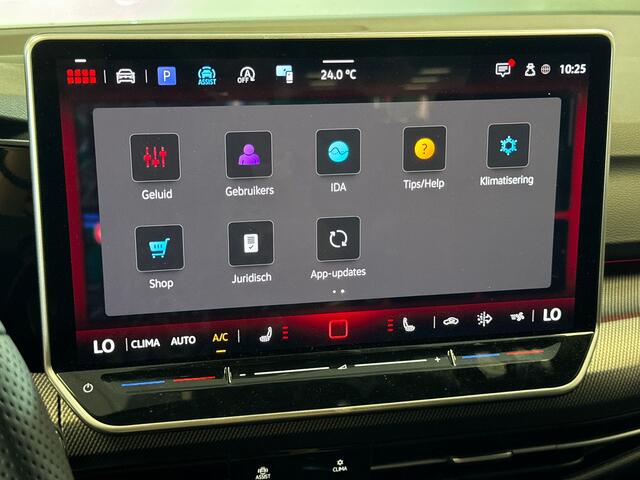 Volkswagen GOLF 1.5 150pk eTSI R-Line Edition Dodehoeksensoren | Achteruitrijcamera | Adaptive cruise control