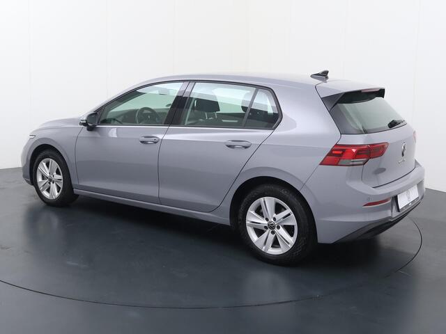Volkswagen GOLF 1.0 TSI Life | 110 PK | Navigatiesysteem | Achteruitrijcamera | Adaptive cruise control |