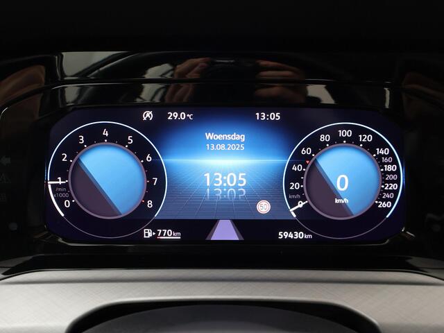 Volkswagen GOLF 1.0 TSI Life | 110 PK | Adaptive Cruise Control | Parkeersensoren | Navigatie