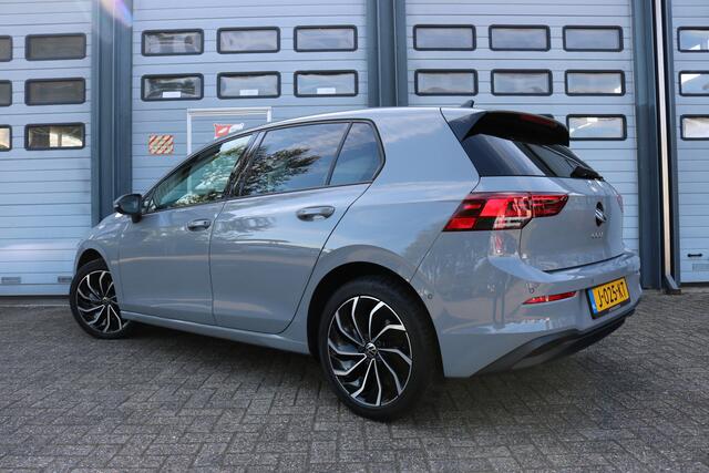 Volkswagen GOLF 1.5 TSI Life Business Xenon Virtuel cockpit Sportzetels Camera Led Bj:2020