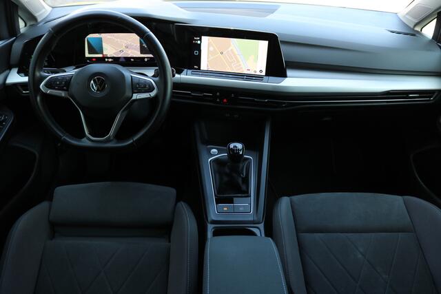 Volkswagen GOLF 1.5 TSI Life Business Xenon Virtuel cockpit Sportzetels Camera Led Bj:2020