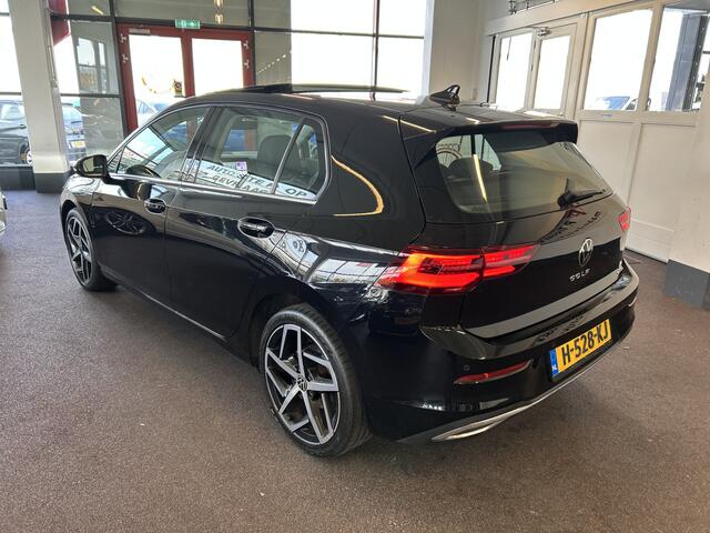 Volkswagen GOLF 1.5 eTSI Style Automaat | Panoramadak | Memory seats | Adaptieve cruise control | Stoel+Stuurverwarming | Sfeerverlichting | 18''INCH | Navigatie | Lane assist | Parkeersensoren v+a